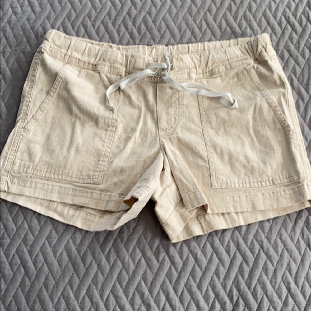 Allen Allen cream linen shorts. Size p/xs